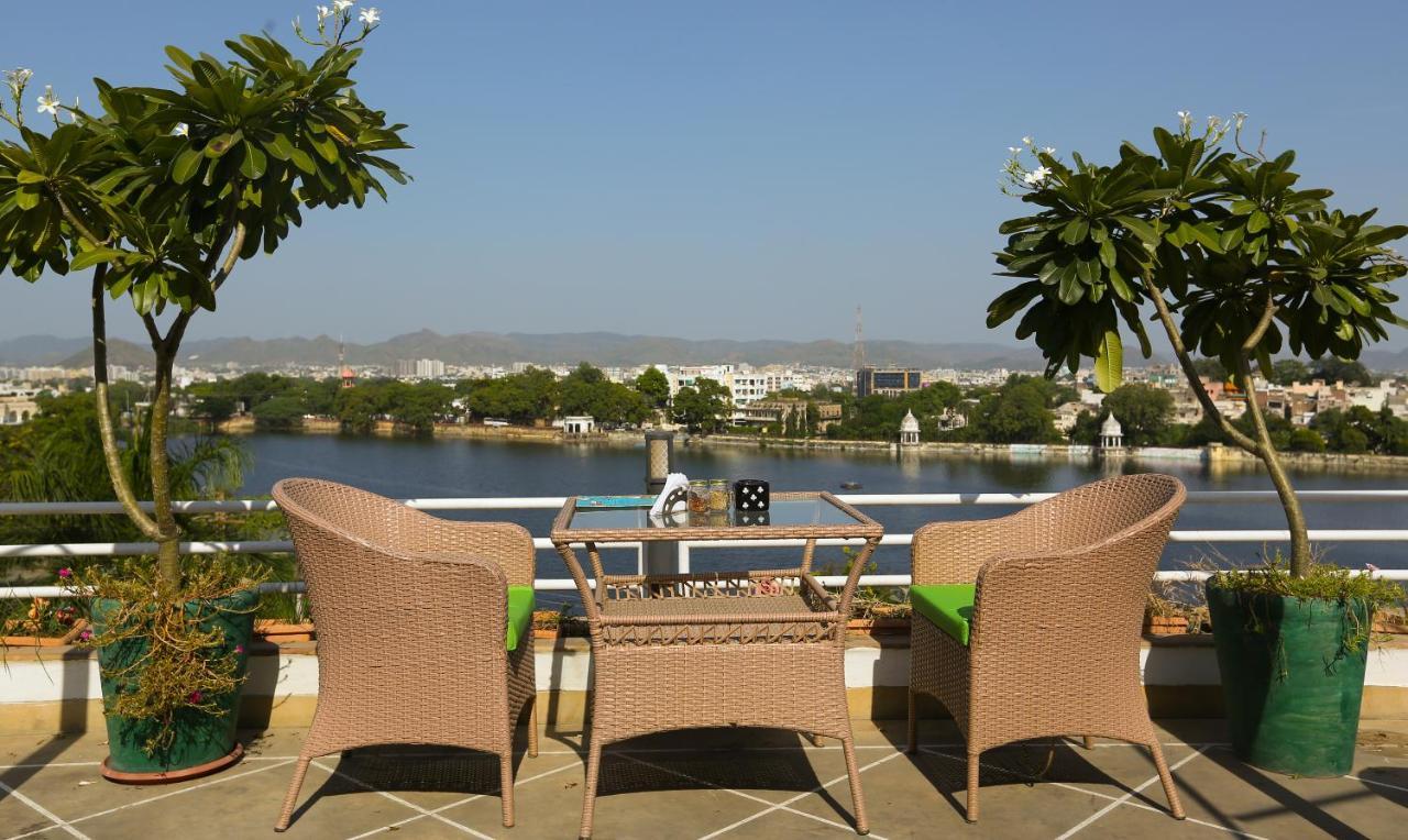 Brahma Niwas - By The Lake Hotel Udaipur Exterior photo